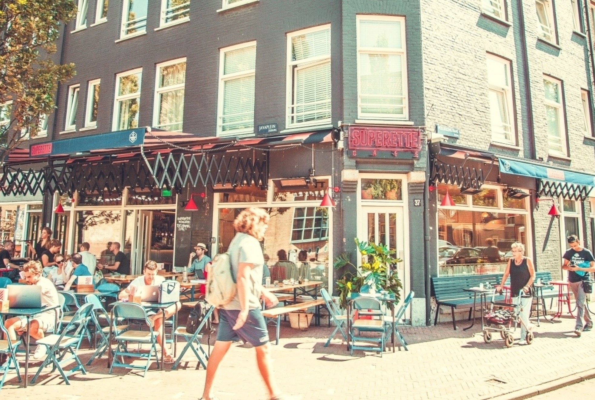 Superette cafe Amsterdam - terras - Verlichting van Toen Superette cafe Amsterdam - terras - Verlichting van Toen